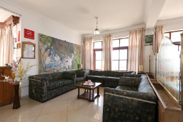 hotel chail residency