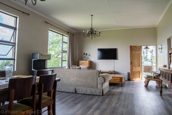 The Fat Mulberry Guesthouse,Near Fouriesburg Park,3.5 star
