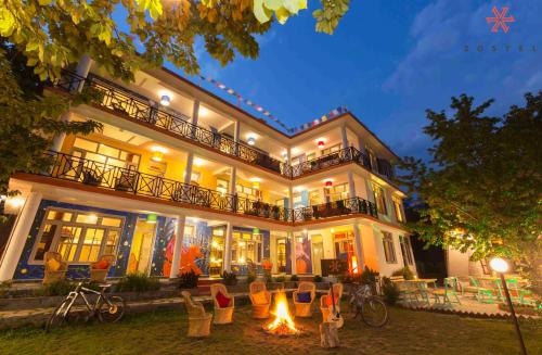 zostel manali old manali