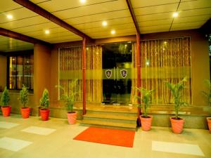 Royal Inn,Khandwa>>Indore,3 star