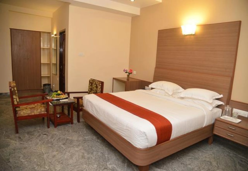 sri balaji hotels