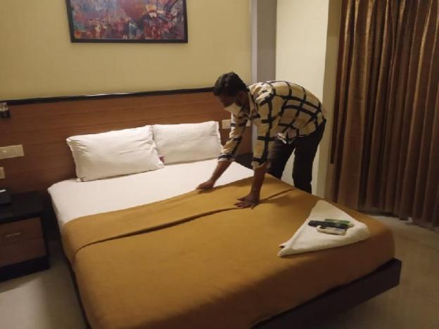 sri balaji hotels