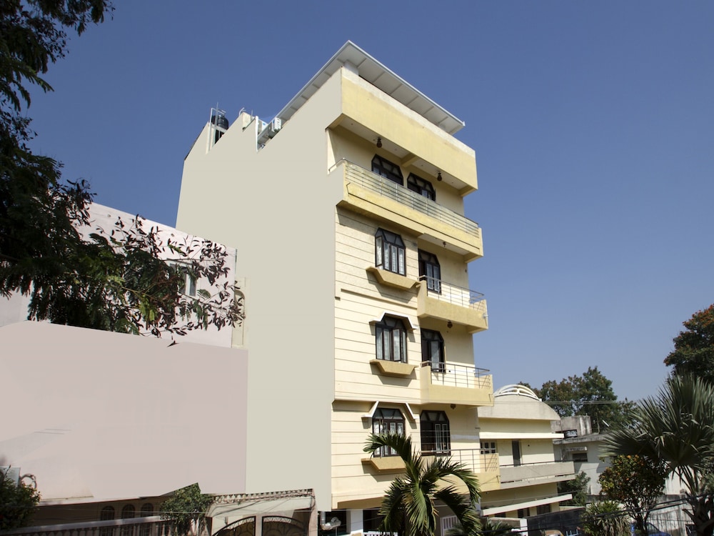 collection o 7601 hotel park heights banjara hills