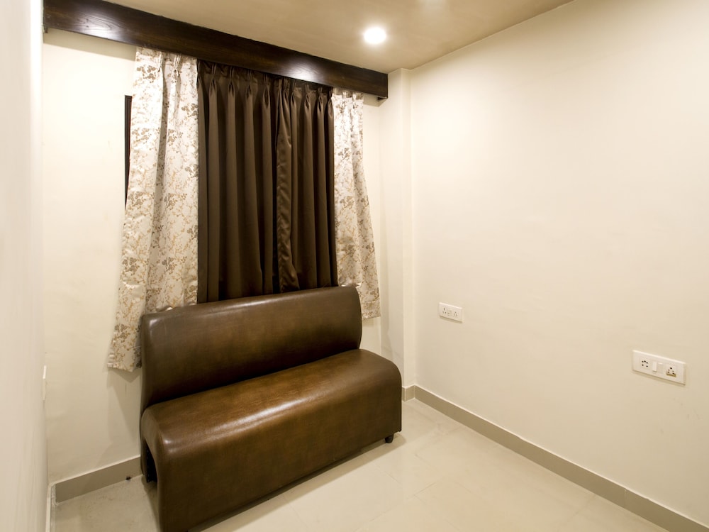 collection o 7601 hotel park heights banjara hills