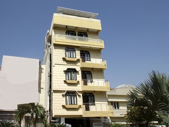 collection o 7601 hotel park heights banjara hills