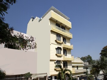 collection o 7601 hotel park heights banjara hills