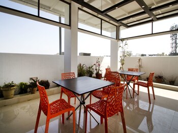 collection o 7601 hotel park heights banjara hills