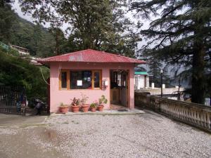 Hotel Rajmahal,Pangot>>Nainital,3 star
