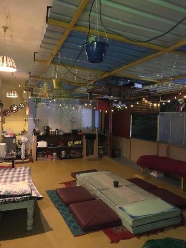 the little blue window hostel