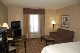 hampton inn and suites charlotte airport