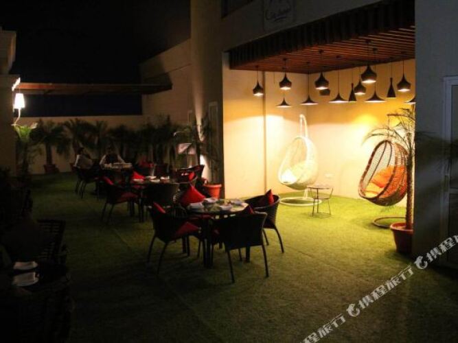 kings cliff hotel