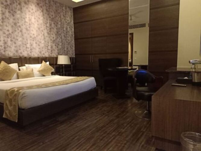 kings cliff hotel