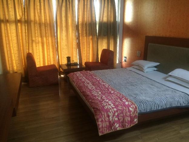 hotel gomti nandan palace