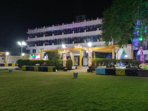 hotel gomti nandan palace