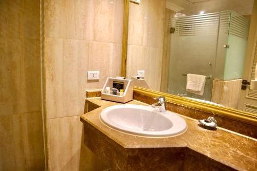 paradise inn beach resort maamoura