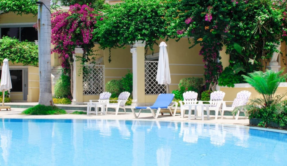 paradise inn beach resort maamoura