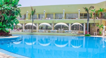 paradise inn beach resort maamoura