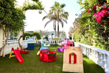 paradise inn beach resort maamoura