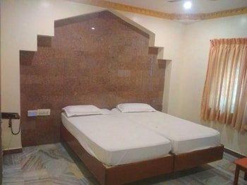 krishna tourist home