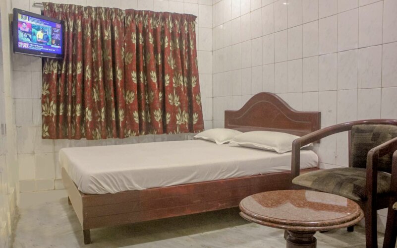 krishna tourist home