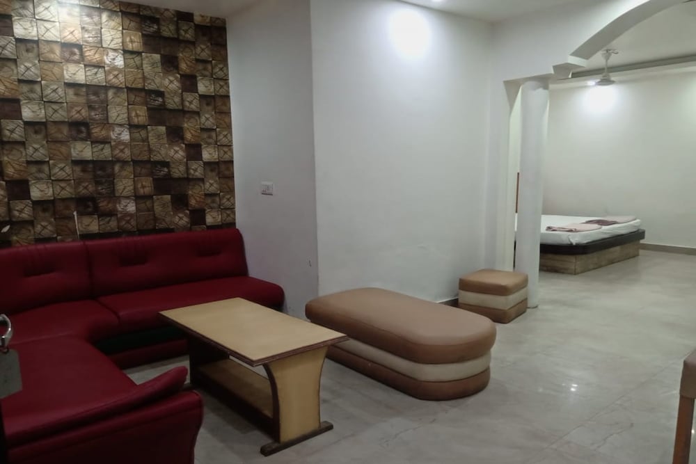 hotel harsh regency
