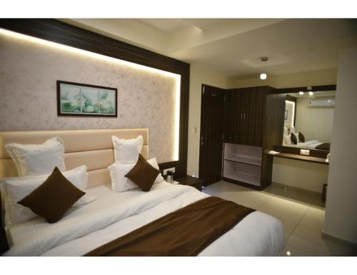 hotel royal residency