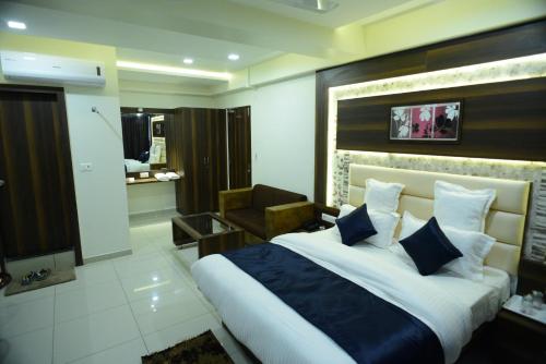 hotel royal residency
