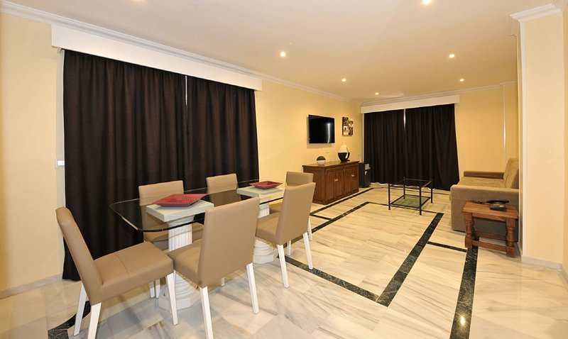 hotel salobrena suites