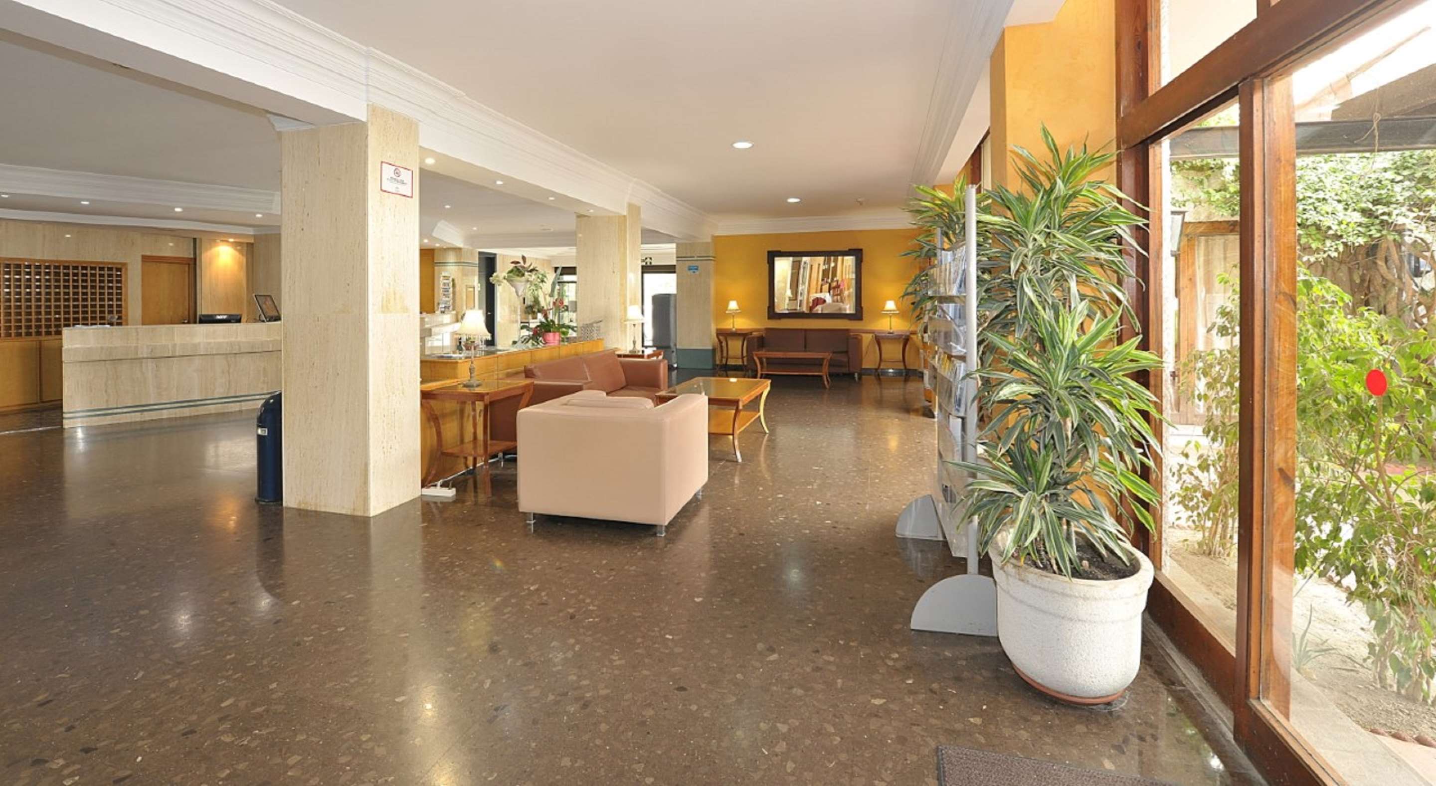 hotel salobrena suites