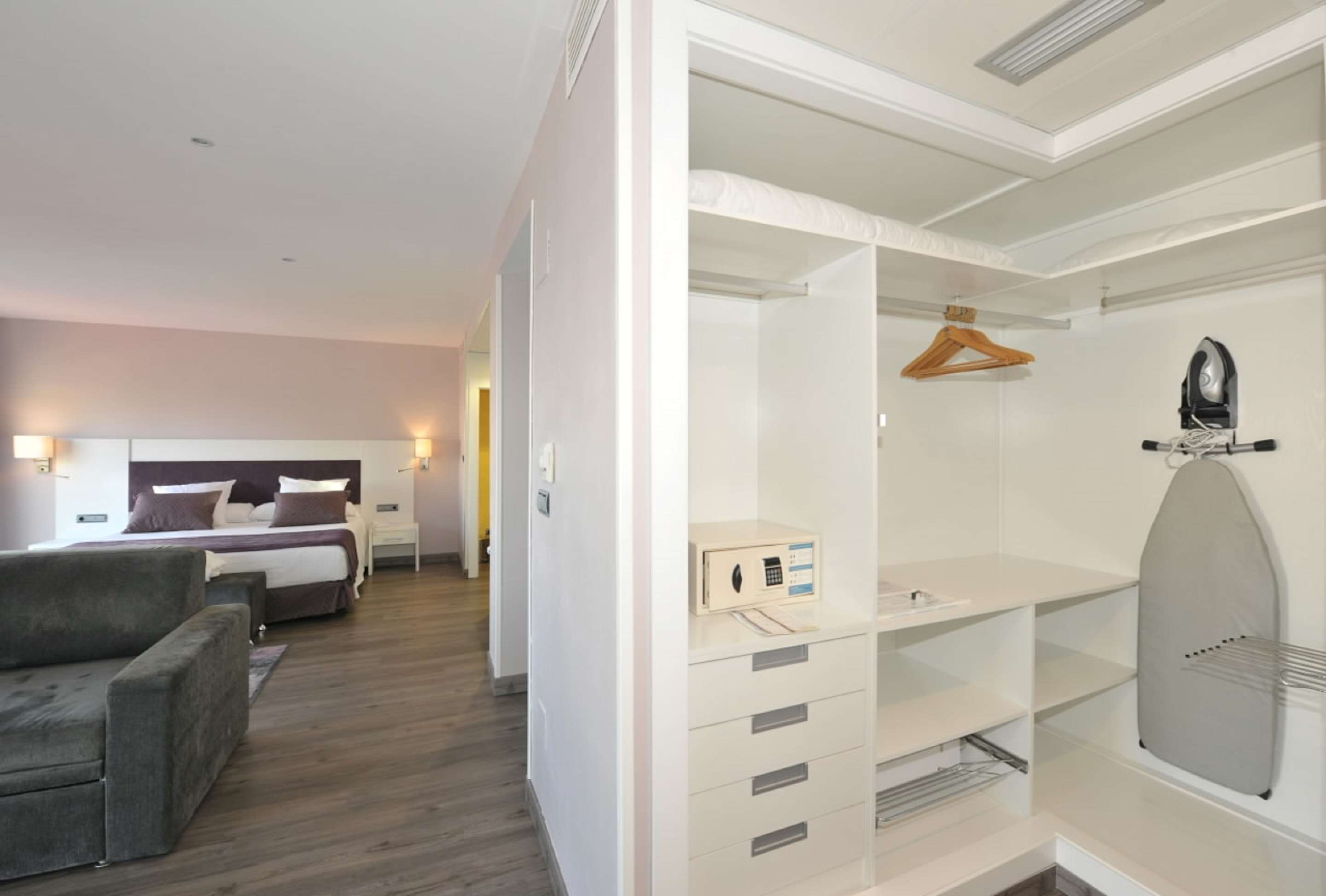hotel salobrena suites