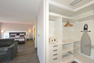 hotel salobrena suites
