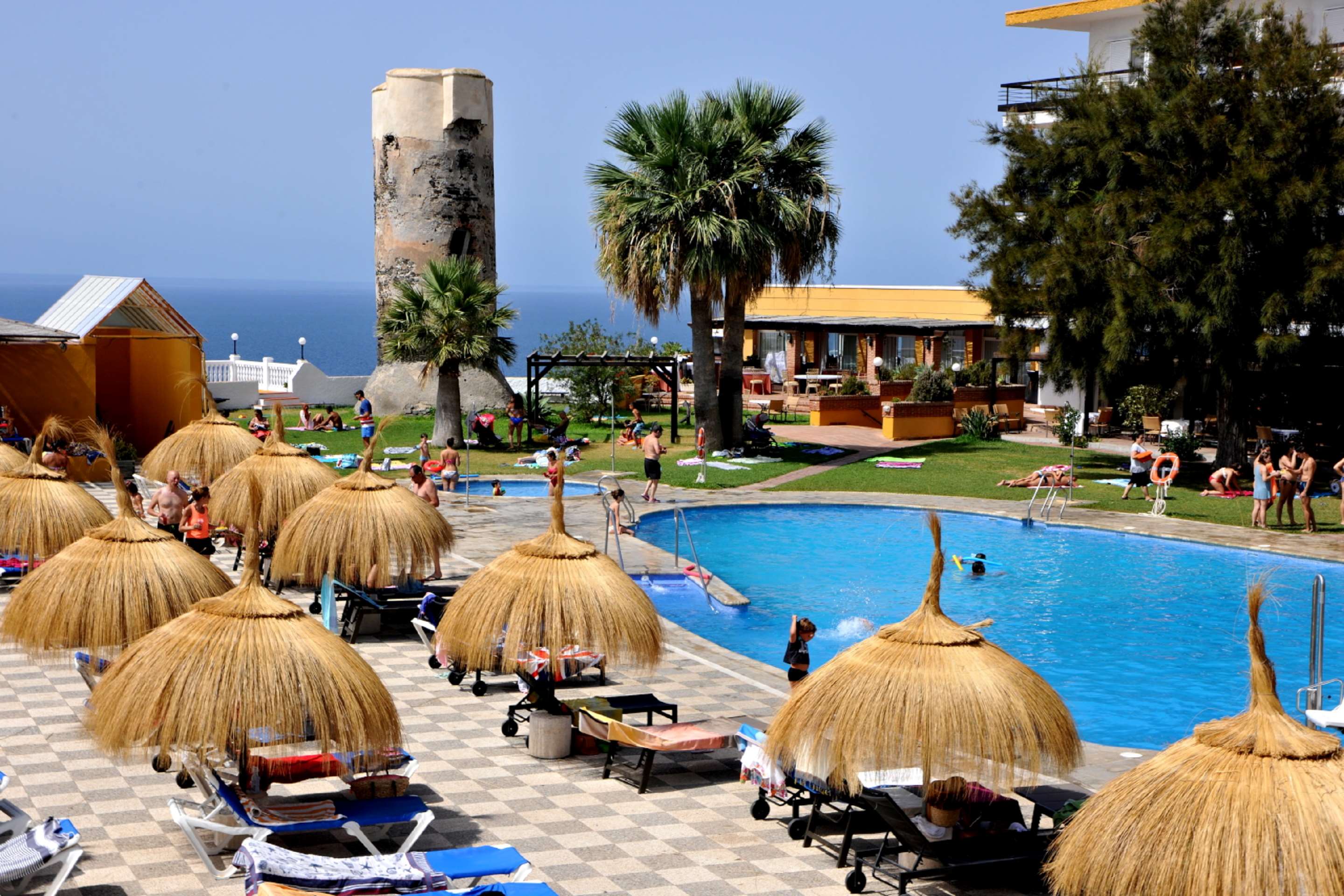 hotel salobrena suites