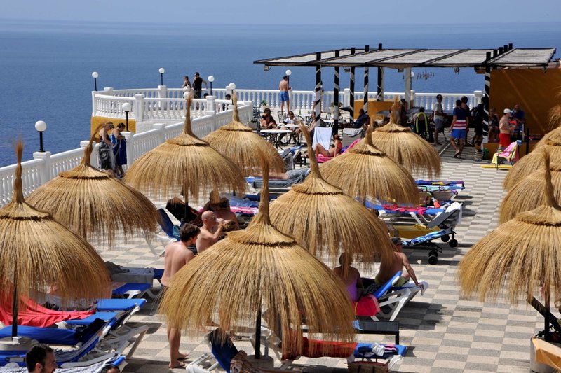 hotel salobrena suites