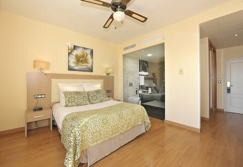 hotel salobrena suites