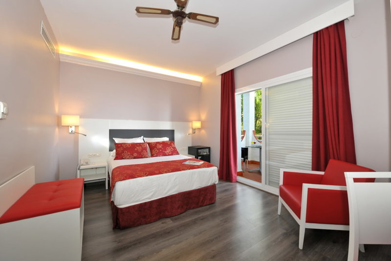 hotel salobrena suites