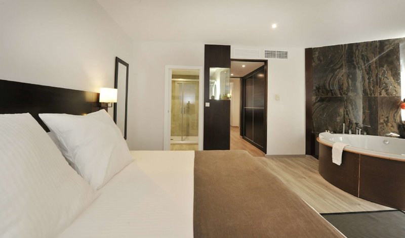 hotel salobrena suites