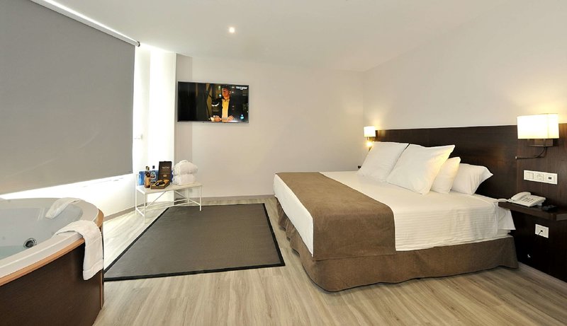 hotel salobrena suites