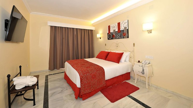 hotel salobrena suites