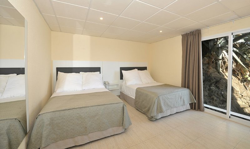 hotel salobrena suites