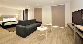 hotel salobrena suites