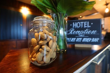 boundary alfreton by marstons inns