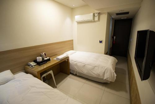 hotel irene city