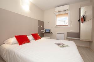 best hotel lyon st priest