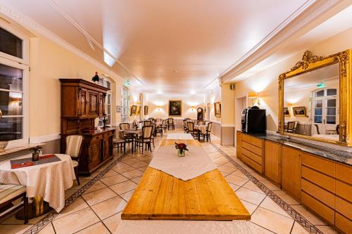 chateau de pourtales