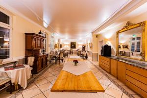 chateau de pourtales