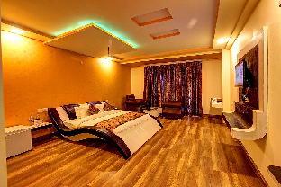 the moniker resort and spa