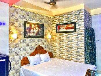 Hotel Royal Island,Canning>>Basirhat,3 star