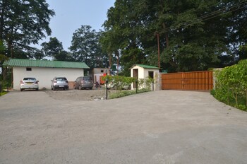 De Floresta Resort,Pangot>>Nainital,3 star