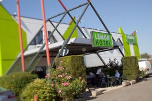 lemon hotel