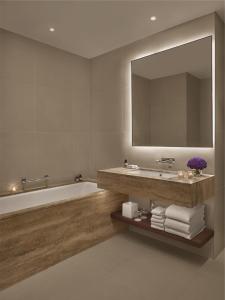 The Abu Dhabi Edition,Al Futaisi>>Abu Dhabi,5 star